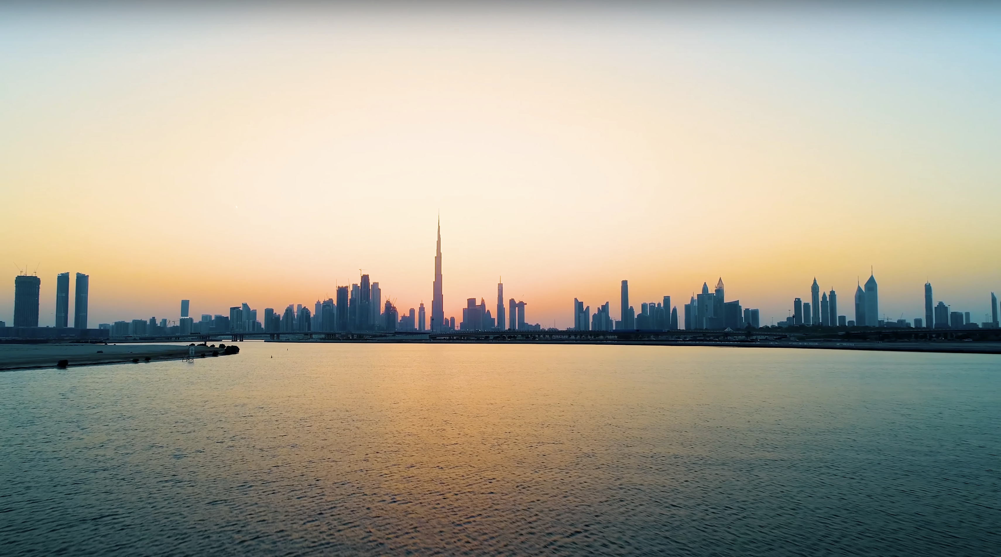 Strategic Location: A Global Hub, Discover the other reasons why Dubai real estate is a smart financial choice in 2025 l Keymavens